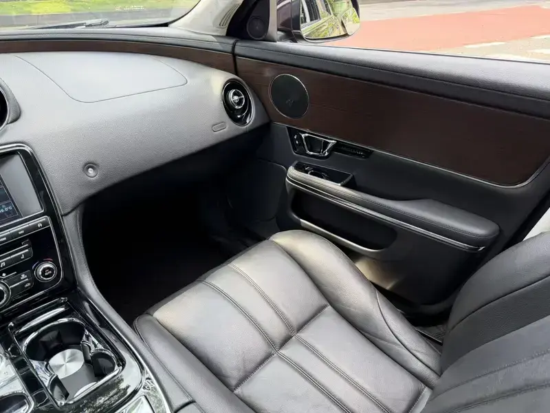 2015 Jaguar XJ с пробегом 140 000 км