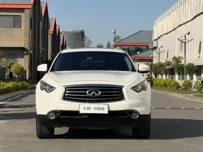 2013 Infiniti FX с пробегом 125 500 км