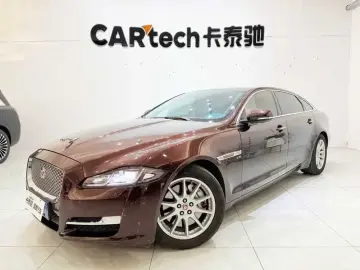 Jaguar XJ