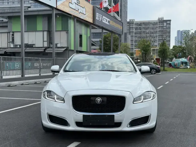 2018 Jaguar XJ с пробегом 97 000 км