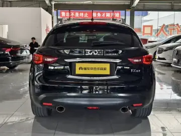 2013 Infiniti FX с пробегом 210 000 км