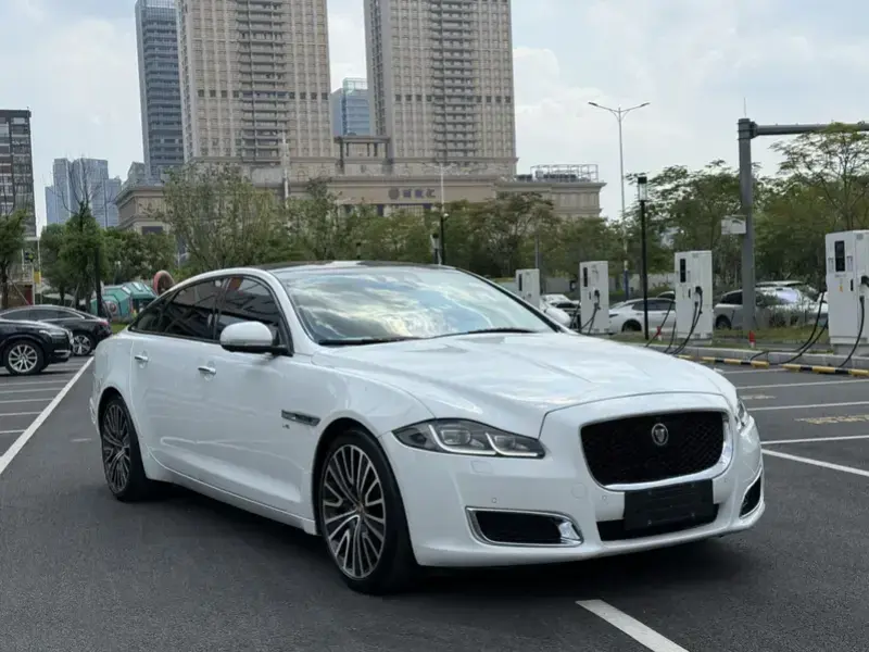 2018 Jaguar XJ с пробегом 97 000 км