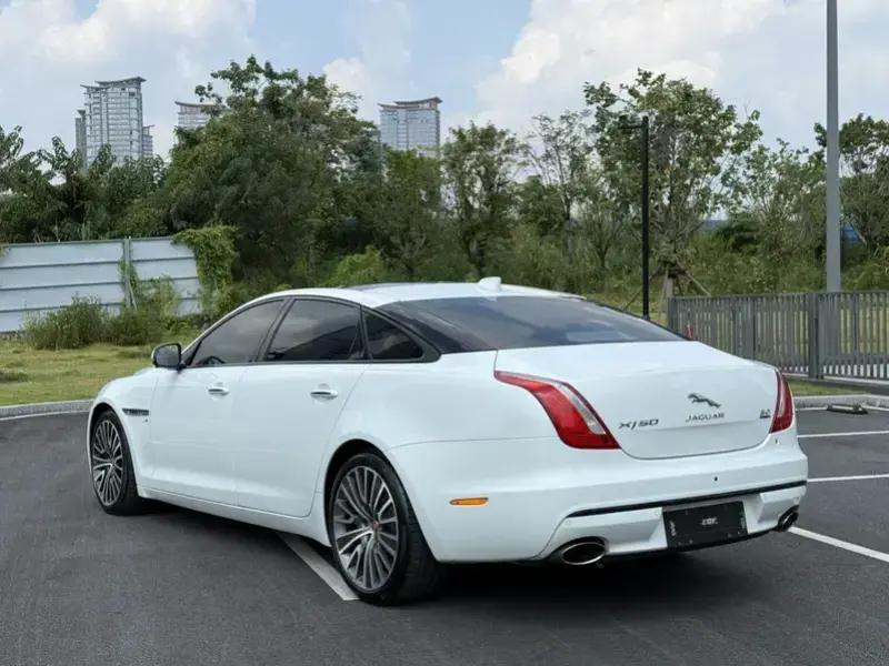 2018 Jaguar XJ с пробегом 97 000 км