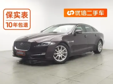 Jaguar XJ