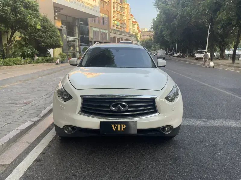 2013 Infiniti FX с пробегом 142 000 км