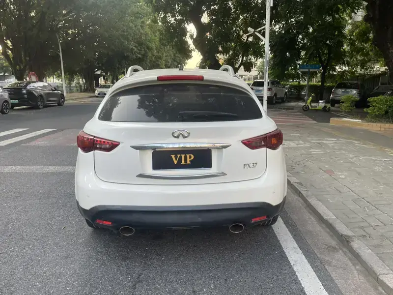 2013 Infiniti FX с пробегом 142 000 км