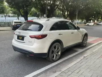 2013 Infiniti FX с пробегом 142 000 км