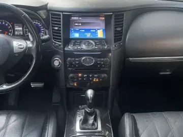 2013 Infiniti FX с пробегом 142 000 км