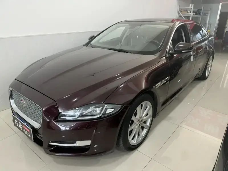 2016 Jaguar XJ с пробегом 95 000 км