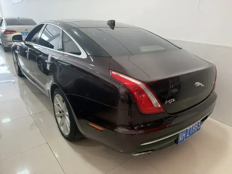 2016 Jaguar XJ с пробегом 95 000 км
