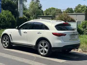 2011 Infiniti FX с пробегом 148 000 км