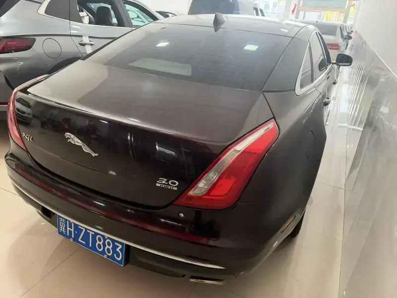 2016 Jaguar XJ с пробегом 95 000 км