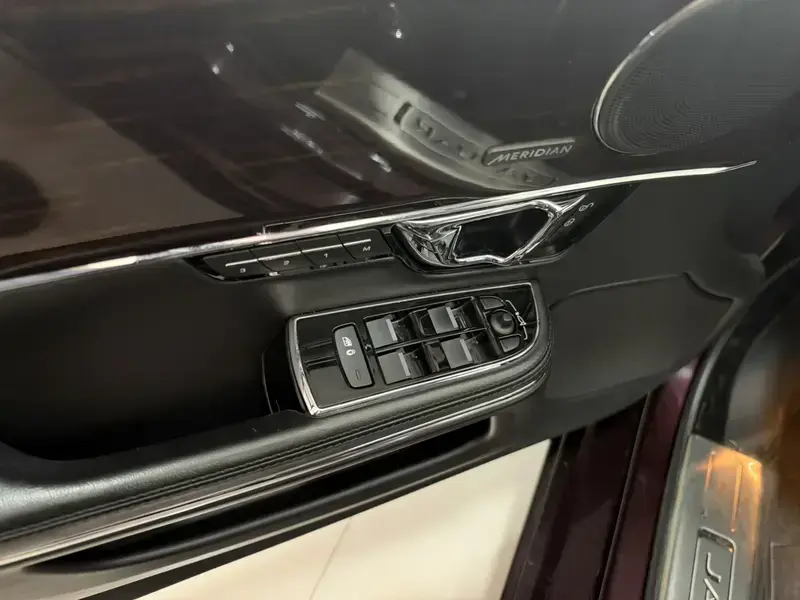 2016 Jaguar XJ с пробегом 95 000 км