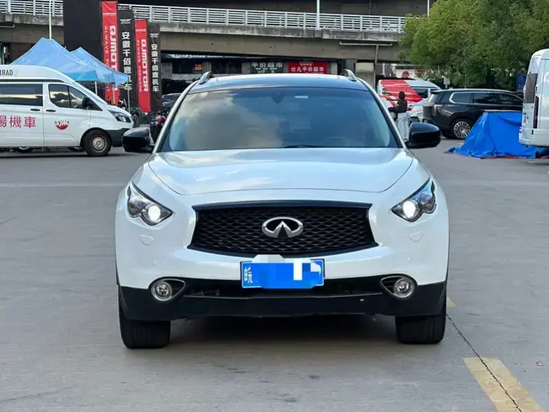 2011 Infiniti FX с пробегом 200 000 км