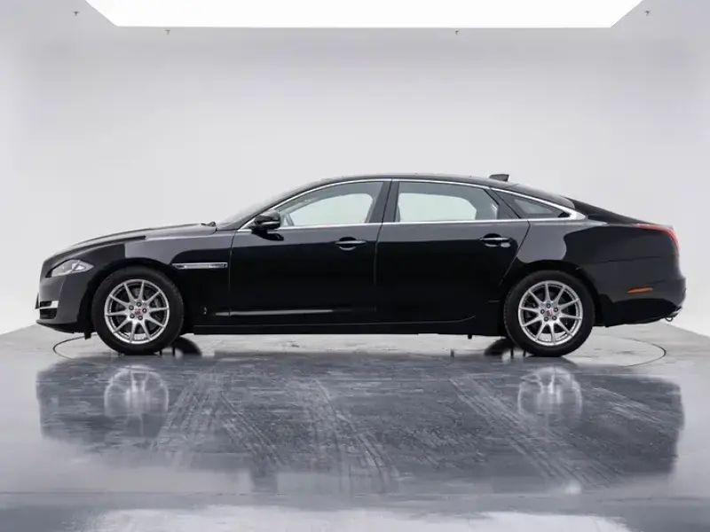 2016 Jaguar XJ с пробегом 109 100 км