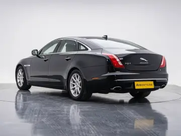 2016 Jaguar XJ с пробегом 109 100 км