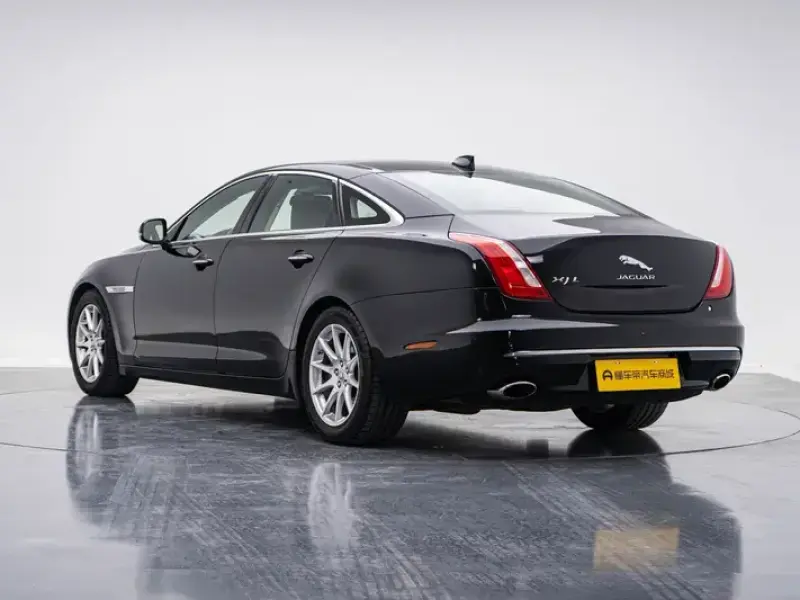 2016 Jaguar XJ с пробегом 109 100 км