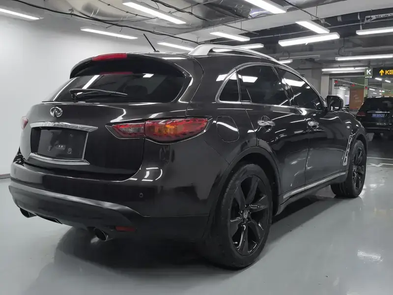 2011 Infiniti FX с пробегом 132 000 км
