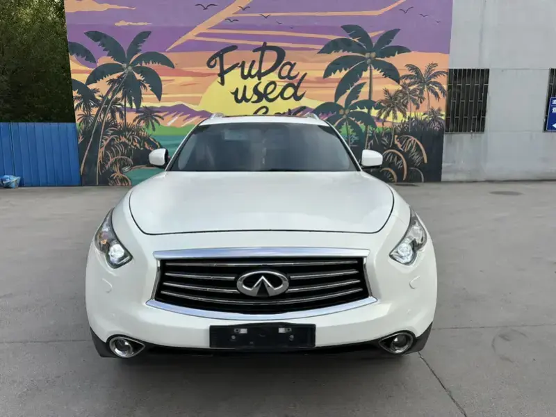 2013 Infiniti FX с пробегом 180 000 км