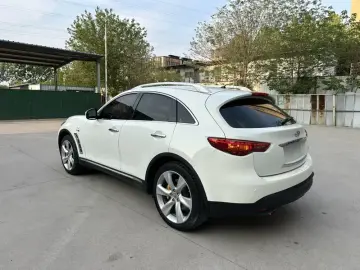 2013 Infiniti FX с пробегом 180 000 км