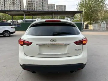 2013 Infiniti FX с пробегом 180 000 км