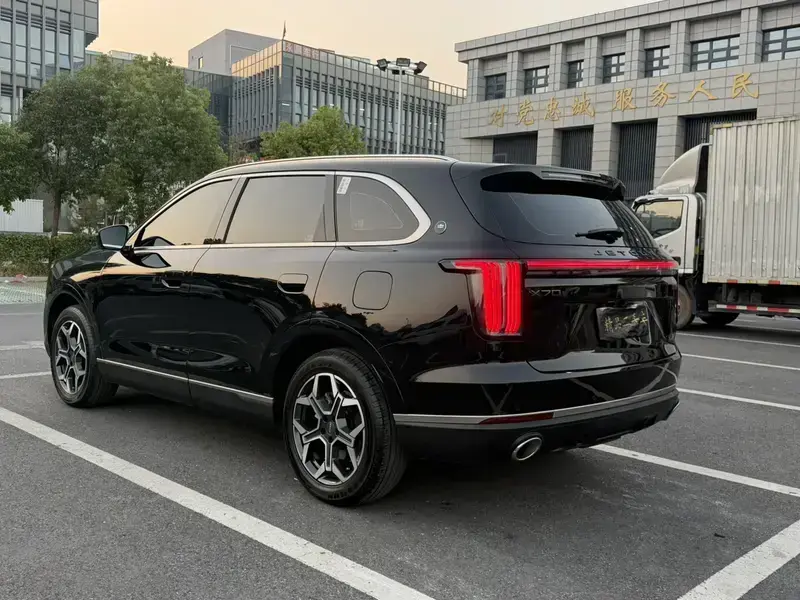 2026 JETOUR X70L с пробегом 11 000 км