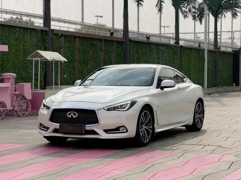 2017 Infiniti Q60 с пробегом 32 000 км