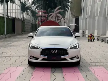 2017 Infiniti Q60 с пробегом 32 000 км