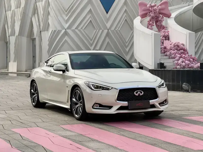 2017 Infiniti Q60 с пробегом 32 000 км