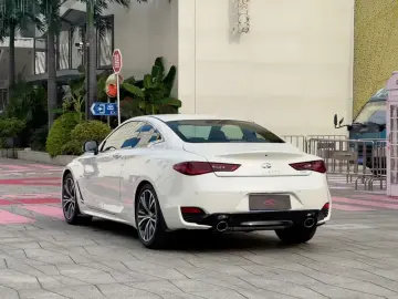 2017 Infiniti Q60 с пробегом 32 000 км