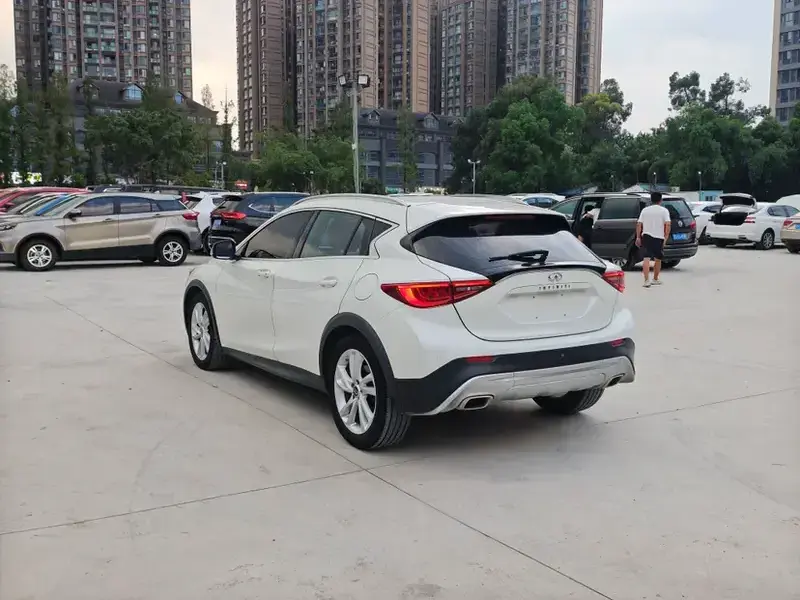 2017 Infiniti QX30 с пробегом 79 000 км