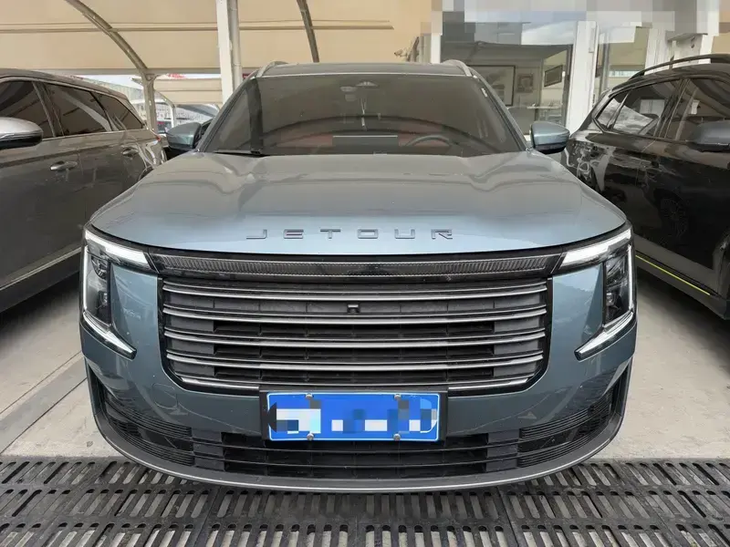 2026 JETOUR X70L с пробегом 12 000 км