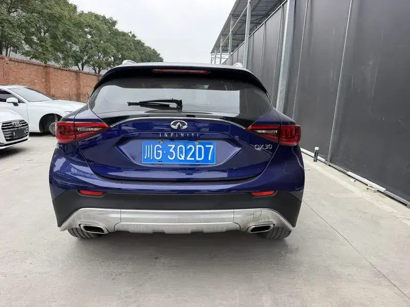 2017 Infiniti QX30 с пробегом 83 000 км