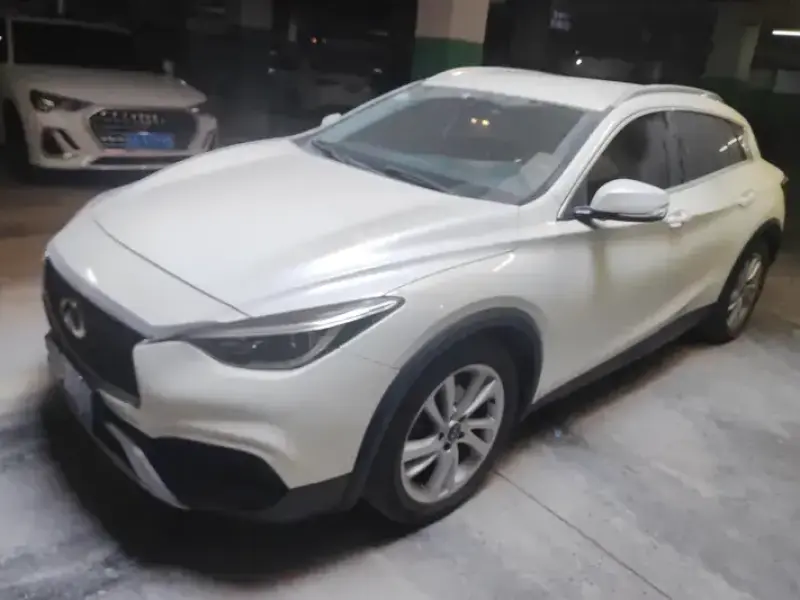 2017 Infiniti QX30 с пробегом 82 000 км