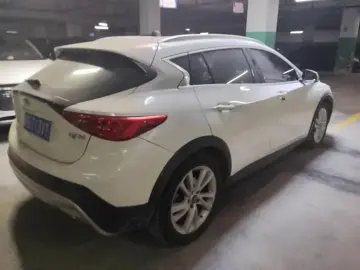 2017 Infiniti QX30 с пробегом 82 000 км
