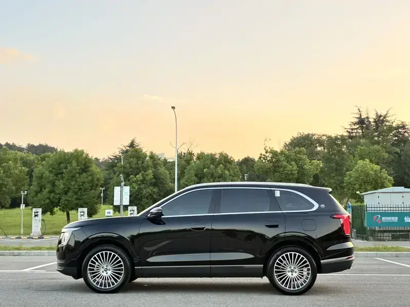 2026 JETOUR X70L с пробегом 18 000 км