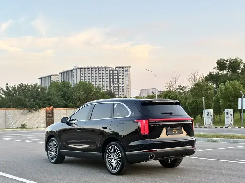 2026 JETOUR X70L с пробегом 18 000 км