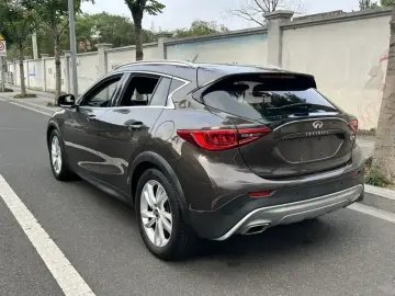 2017 Infiniti QX30 с пробегом 143 000 км