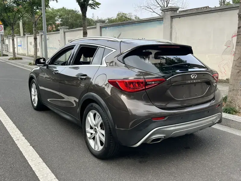 2017 Infiniti QX30 с пробегом 143 000 км