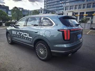 2026 JETOUR X70L с пробегом 4 000 км