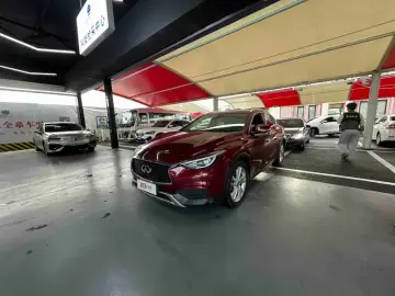 Infiniti QX30