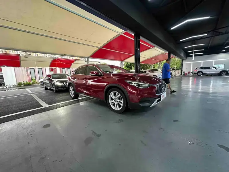 2017 Infiniti QX30 с пробегом 102 000 км