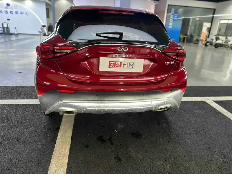 2017 Infiniti QX30 с пробегом 102 000 км