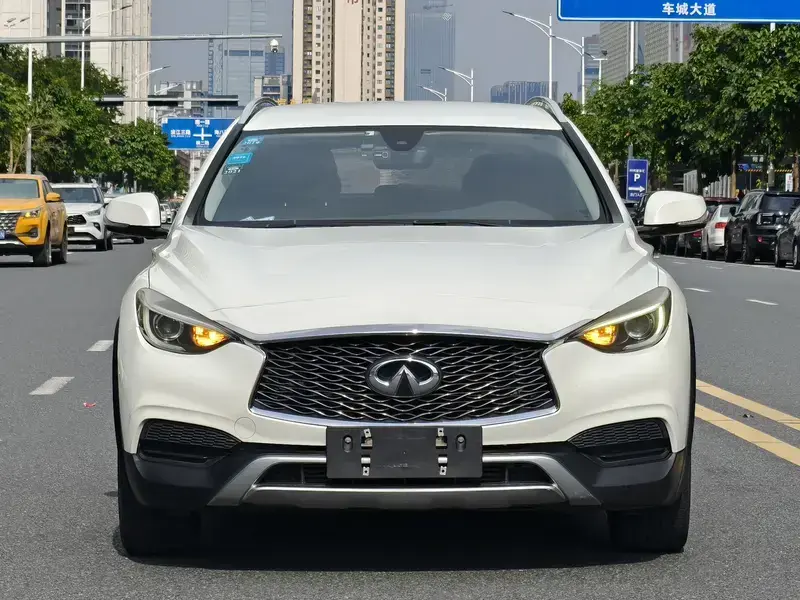 2017 Infiniti QX30 с пробегом 116 800 км