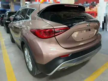 2017 Infiniti QX30 с пробегом 125 000 км