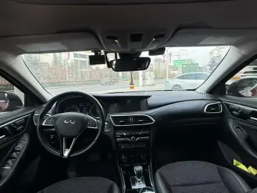 2017 Infiniti QX30 с пробегом 122 000 км