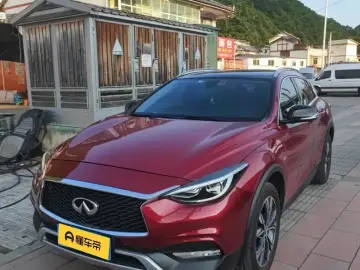 2017 Infiniti QX30 с пробегом 122 000 км
