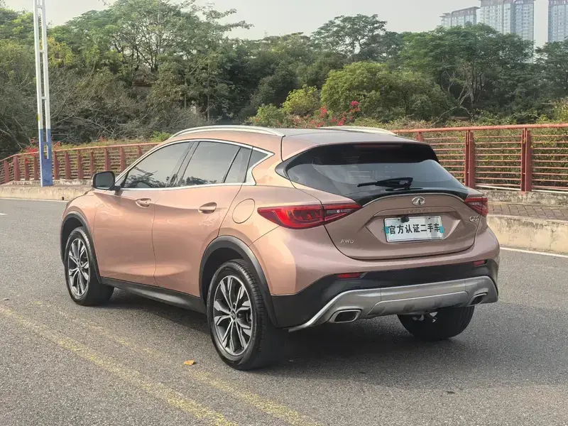 2017 Infiniti QX30 с пробегом 80 000 км