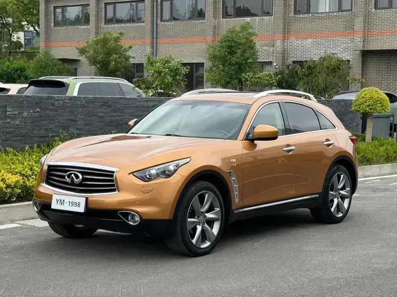 2013 Infiniti QX70 с пробегом 149 800 км