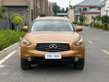 2013 Infiniti QX70 с пробегом 149 800 км